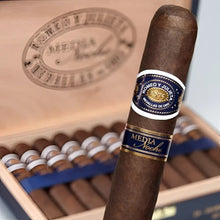 Load image into Gallery viewer, Romeo y Julieta Media Noche Belicoso - Bosstyles Boston's Cigar ShopRomeo y Julieta Media Noche Belicoso