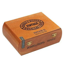 Load image into Gallery viewer, Romeo y Julieta Vintage 3 Robusto - Bosstyles Boston's Cigar ShopRomeo y Julieta Vintage 3 Robusto