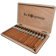 Load image into Gallery viewer, Dunbarton Sin Compromiso Seleccion No. 2 Torpedo - Bosstyles Boston's Cigar ShopDunbarton Sin Compromiso Seleccion No. 2
