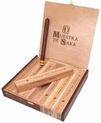 Muestra de Saka Exclusivo Toro Sweet Flavored Cigar Boston's Cigar Shop