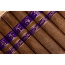 Load image into Gallery viewer, Rocky Patel Royal Vintage Robusto - Bosstyles Boston's Cigar ShopRocky Patel Royal Vintage Robusto
