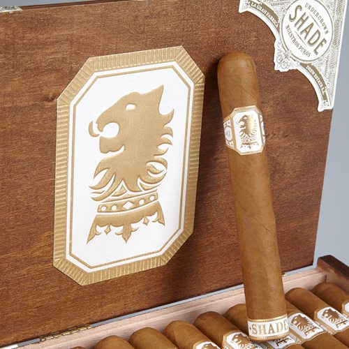 Drew Estate Undercrown Connecticut Shade Robusto Sweet Flavored Cigar Boston's Cigar Shop