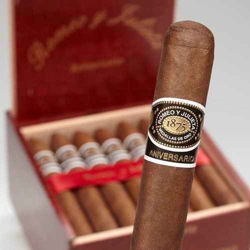 Medium Flavored Cigars Romeo y Julieta Aniversario